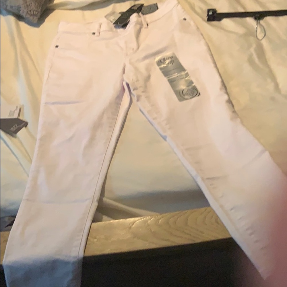 Women’s ankle skinny jeans
